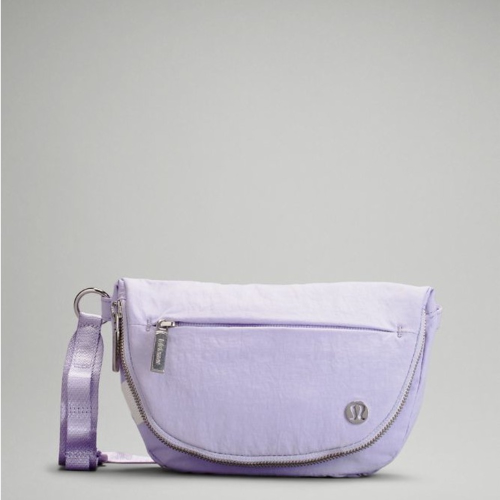 LULULEMON ALL NIGHT  FESTIVAL BAG Lavender - 2L